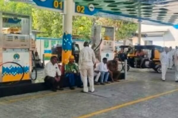 Mumbai CNG Crisis: Autos, Taxis & BEST Buses Hit as Pipeline Damage Halts Supply Across City