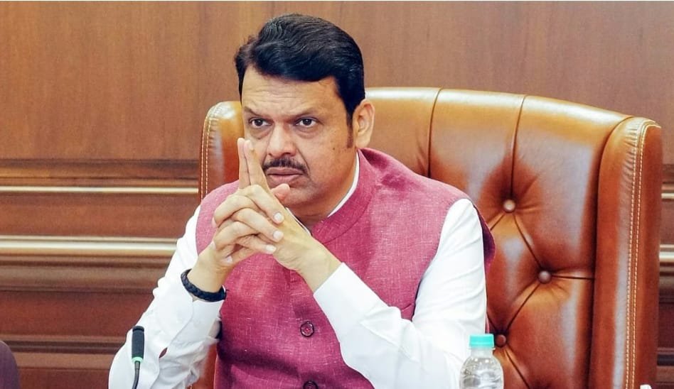 Maharashtra Govt Orders Suspension of IAS Officer for Skipping Ministerial Meeting, Triggers Political Ripples