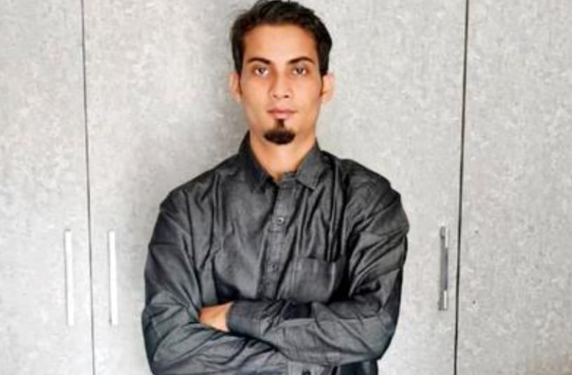 Santacruz Police Bust Online Scam, Arrest Domestic Worker Red-Handed While Collecting ₹9.8 Lakh Smartphones