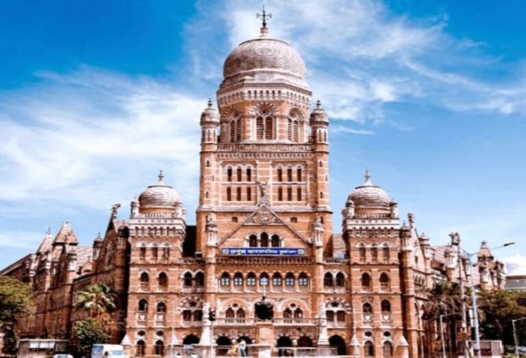 औपनिवेशिक अभिजात वर्ग से जनप्रतिनिधियों तक: मुंबई के नगरसेवकों का विकास