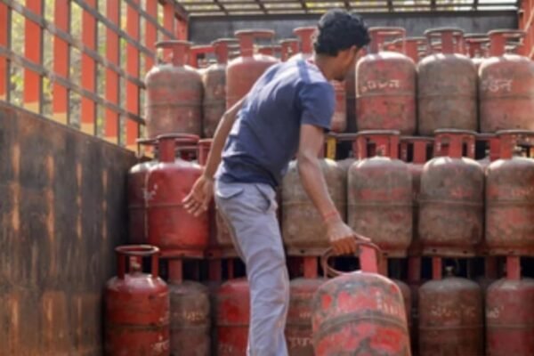 Mumbai Faces Possible Pav & Bread Shortage as LPG Supply Crisis Hits City Bakeries