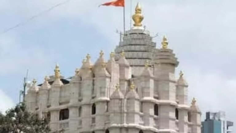 🚨 Temple Trust Shocked: Worker Arrested for Stealing from Donation Boxes at Siddhivinayak Temple