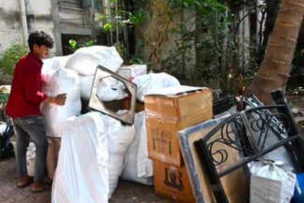 मुंबई में ‘एयर इंडिया कॉलोनियों’ का अंत: 70 साल पुरानी विरासत हुई इतिहास, कलिना से आखिरी परिवार भी विदा