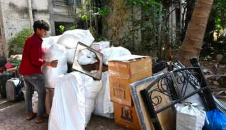 मुंबई में ‘एयर इंडिया कॉलोनियों’ का अंत: 70 साल पुरानी विरासत हुई इतिहास, कलिना से आखिरी परिवार भी विदा