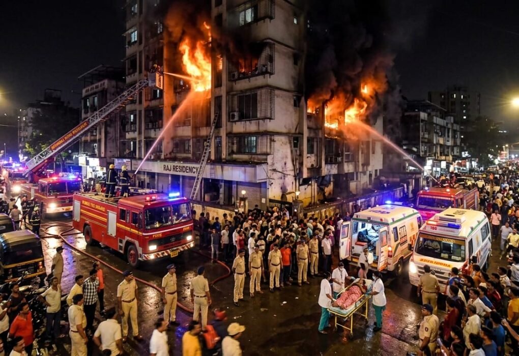 अंधेरी में इमारत में लगी आग से हड़कंप: 8 लोग घायल, सभी की हालत स्थिर