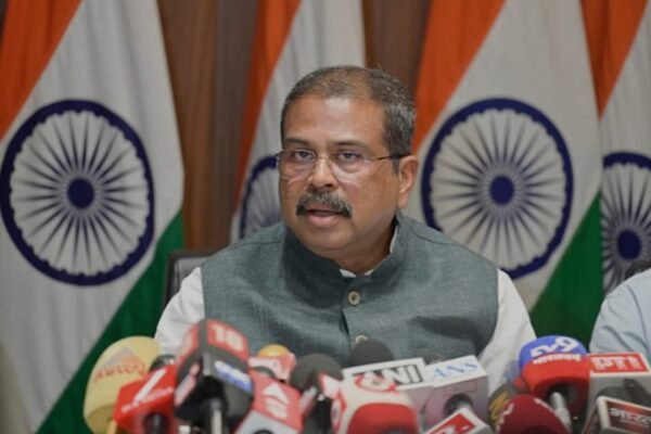 धर्मेंद्र प्रधान ने शिक्षा मंत्री पद से दिया इस्तीफा, छात्र आंदोलन के दबाव में बड़ा फैसला