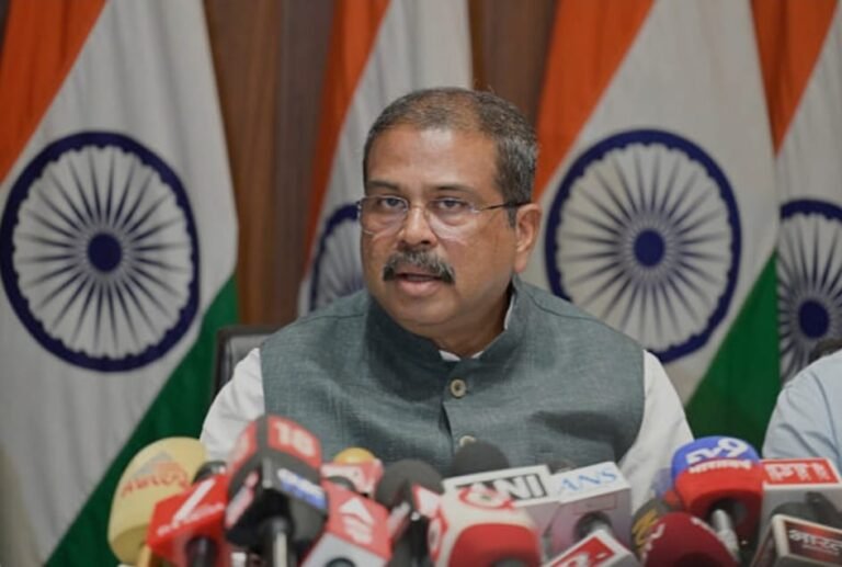 धर्मेंद्र प्रधान ने शिक्षा मंत्री पद से दिया इस्तीफा, छात्र आंदोलन के दबाव में बड़ा फैसला