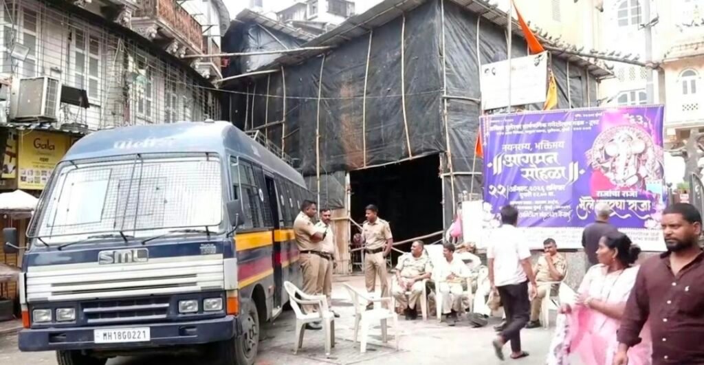 मुंबई में गणेश प्रतिमा गिरने से बड़ा हादसा, 2 की मौत; 5 घायल