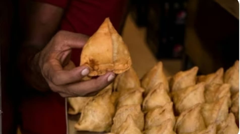 स्कूलों के बाहर जंक फूड पर रोक: महाराष्ट्र FDA के फैसले की डॉक्टरों ने की सराहना, बोले—“बच्चों के स्वास्थ्य के लिए बड़ा कदम”
